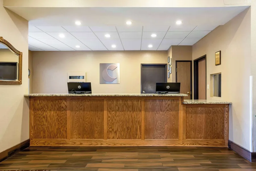 Comfort Inn & Suites Pittsburg KS hotel detail image 2