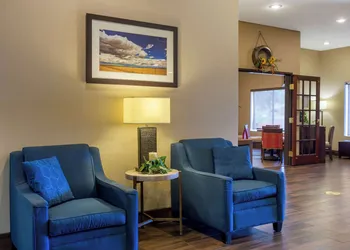 Comfort Inn & Suites Pittsburg KS hotel thumbnail 4
