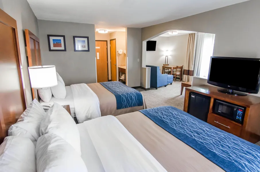 Comfort Inn & Suites Pittsburg KS hotel detail image 6