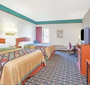 Super 8 by Wyndham Atchison hotel detail image 5
