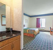 Super 8 by Wyndham Atchison hotel detail image 7