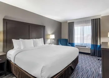 Comfort Inn & Suites Emporia hotel thumbnail 4