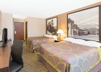 Super 8 by Wyndham Belleville hotel thumbnail 6