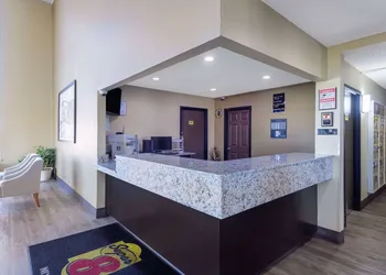 Super 8 by Wyndham Nixa/Springfield Area hotel thumbnail 2