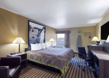 Super 8 by Wyndham Nixa/Springfield Area hotel thumbnail 6