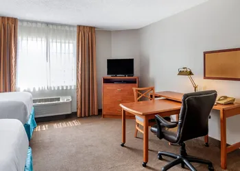 MainStay Suites Emporia hotel thumbnail 7