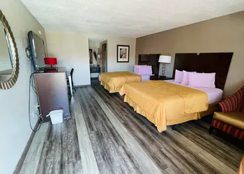 Royal Inn & Suites hotel thumbnail 4