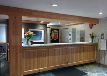 Super 8 by Wyndham Valemount hotel thumbnail 3