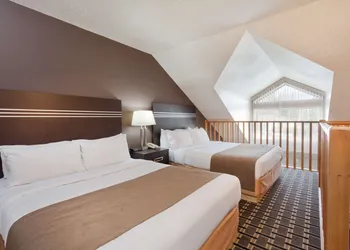 Super 8 by Wyndham Valemount hotel thumbnail 7
