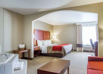 Comfort Inn Bolivar hotel thumbnail 8
