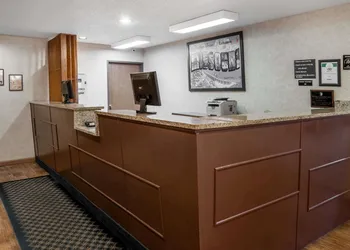Super 8 by Wyndham Lebanon hotel thumbnail 3