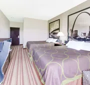 Super 8 by Wyndham Monett hotel detail image 3