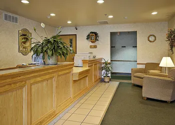 Super 8 by Wyndham Ava hotel thumbnail 2