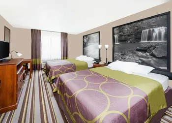 Super 8 by Wyndham Bolivar hotel thumbnail 6
