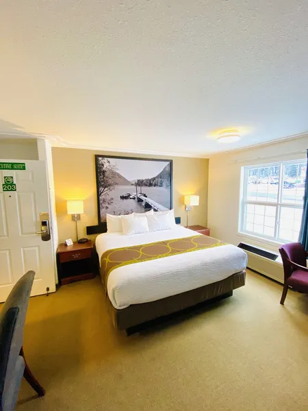 Super 8 by Wyndham 100 Mile House hotel detail image 6