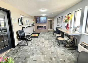 Super 8 by Wyndham Estherville hotel thumbnail 2