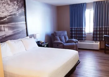 Super 8 by Wyndham Estherville hotel thumbnail 6