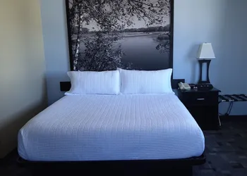 Super 8 by Wyndham Estherville hotel thumbnail 7