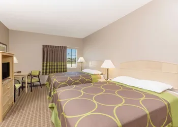 Super 8 by Wyndham Carroll/East hotel thumbnail 4