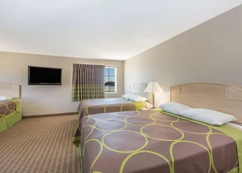 Super 8 by Wyndham Carroll/East hotel thumbnail 8