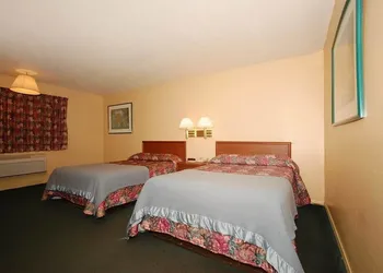 Americas Inn hotel thumbnail 6