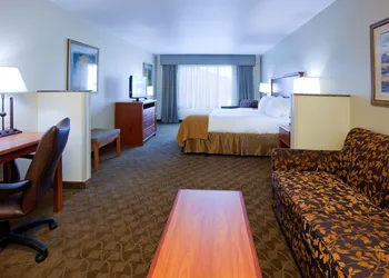Holiday Inn Express and Suites Mason City by IHG hotel thumbnail 4