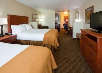 Holiday Inn Express and Suites Mason City by IHG hotel thumbnail 5