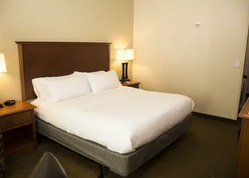 Holiday Inn Express and Suites Mason City by IHG hotel thumbnail 6