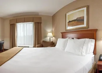 Holiday Inn Express & Suites Sheldon by IHG hotel thumbnail 3