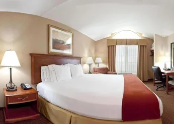 Holiday Inn Express & Suites Sheldon by IHG hotel thumbnail 4