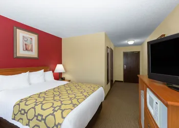 Baymont by Wyndham Fort Dodge hotel thumbnail 3