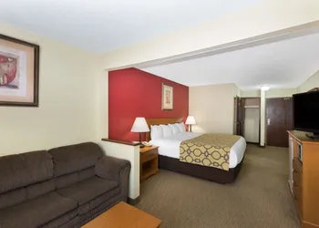 Baymont by Wyndham Fort Dodge hotel thumbnail 4