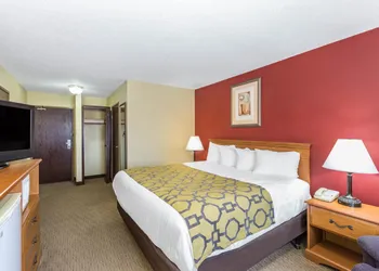Baymont by Wyndham Fort Dodge hotel thumbnail 5