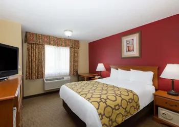 Baymont by Wyndham Fort Dodge hotel thumbnail 7