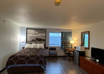Super 8 by Wyndham Ida Grove hotel thumbnail 3