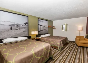 Super 8 by Wyndham Storm Lake hotel thumbnail 3