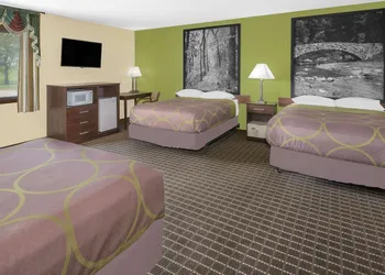 Super 8 by Wyndham Webster City IA hotel thumbnail 8
