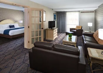 Lake Okoboji Resort & Conference Center hotel thumbnail 7