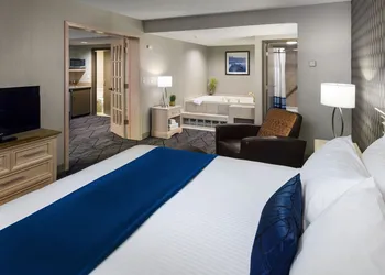 Lake Okoboji Resort & Conference Center hotel thumbnail 8