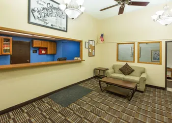 Super 8 by Wyndham Columbus hotel thumbnail 2