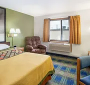 Super 8 by Wyndham Columbus hotel detail image 4