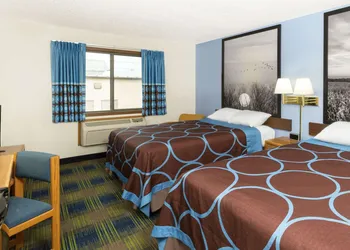Super 8 by Wyndham Columbus hotel thumbnail 5