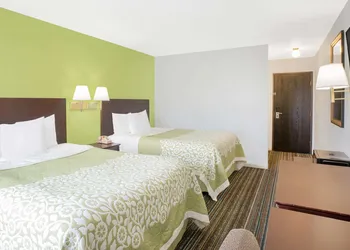 Days Inn by Wyndham York hotel thumbnail 3