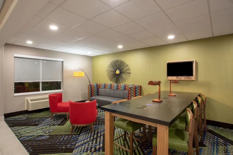 Holiday Inn Express Hotel & Suites Columbus by IHG hotel detail image 2