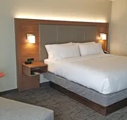 Holiday Inn Express Hotel & Suites Columbus by IHG hotel detail image 4