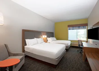 Holiday Inn Express Hotel & Suites Columbus by IHG hotel thumbnail 6