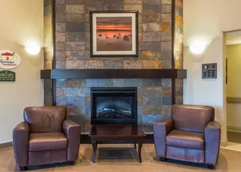 Super 8 by Wyndham Windsor NS hotel thumbnail 3