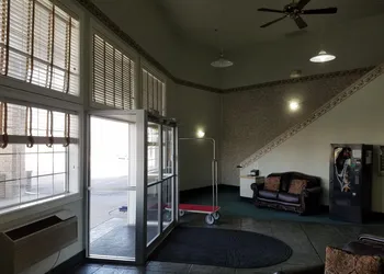 Simple Rewards Inn hotel thumbnail 4