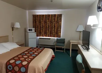 Simple Rewards Inn hotel thumbnail 5