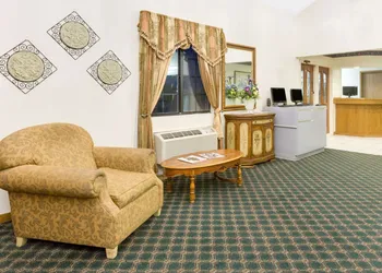 Days Inn by Wyndham Concordia hotel thumbnail 2